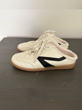 DV by Dolce Vita Quirky Faux Shearling Lined Mule Sneakers Slip On Lace Up 8
